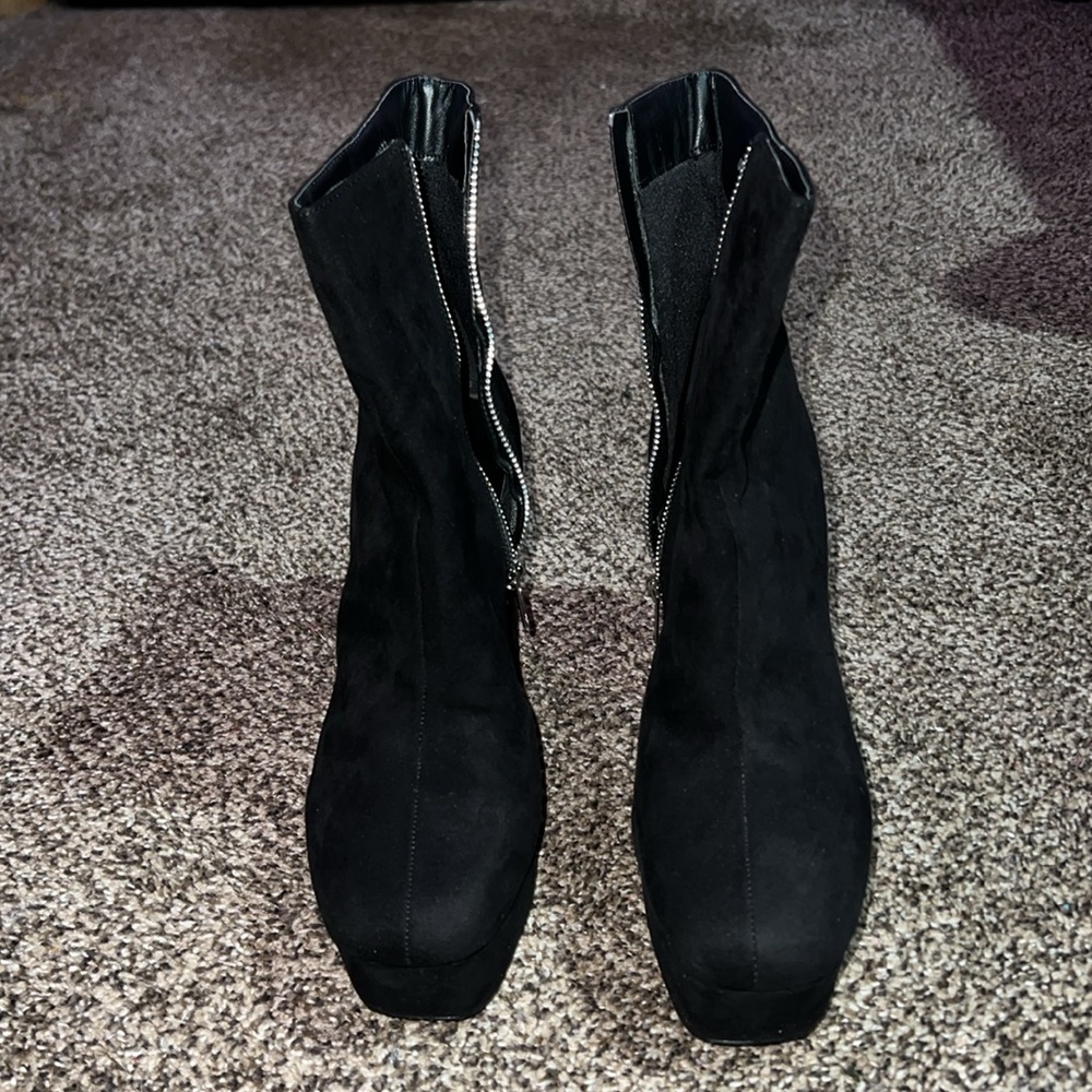 FOREVER 21 Faux Suede Platform Boots 🖤 - Picture 3 of 9